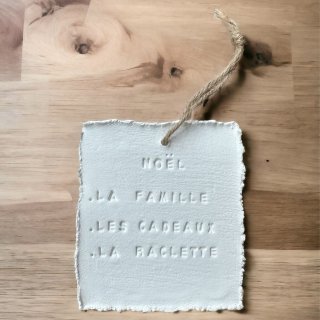 Plaque « Noël: Famille Cadeau Raclette »