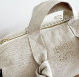 Trousse de toilette polochon coton brodé Maman Love